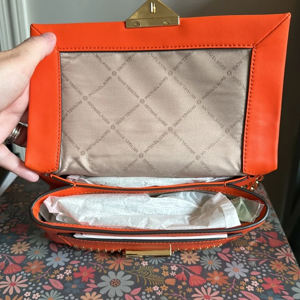 🔥NWT Michael Kors studded shoulder bags